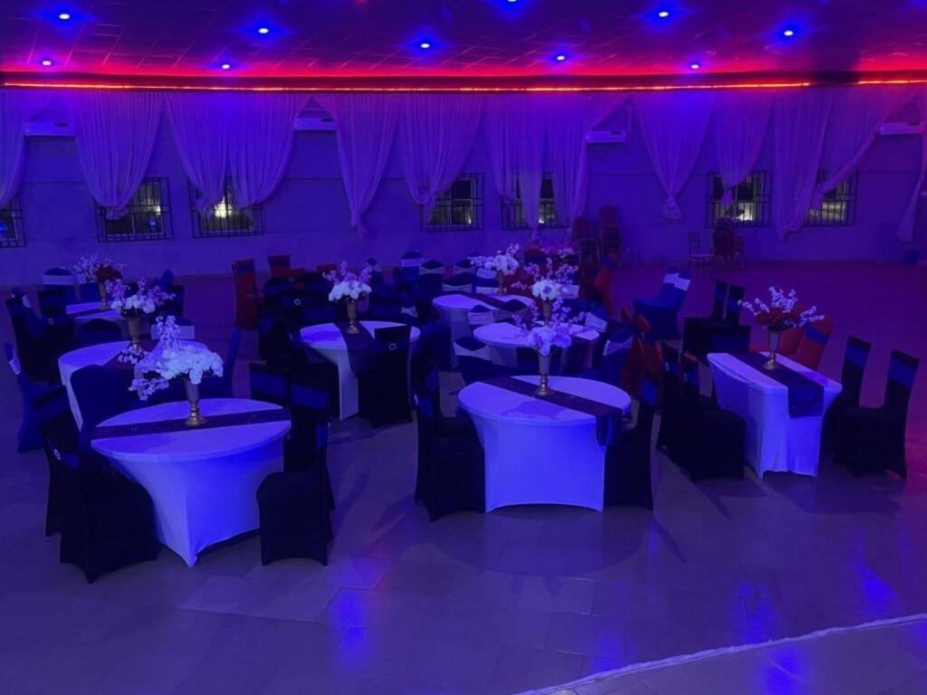 Murphy'S Mansion Resort Umuahia Esterno foto
